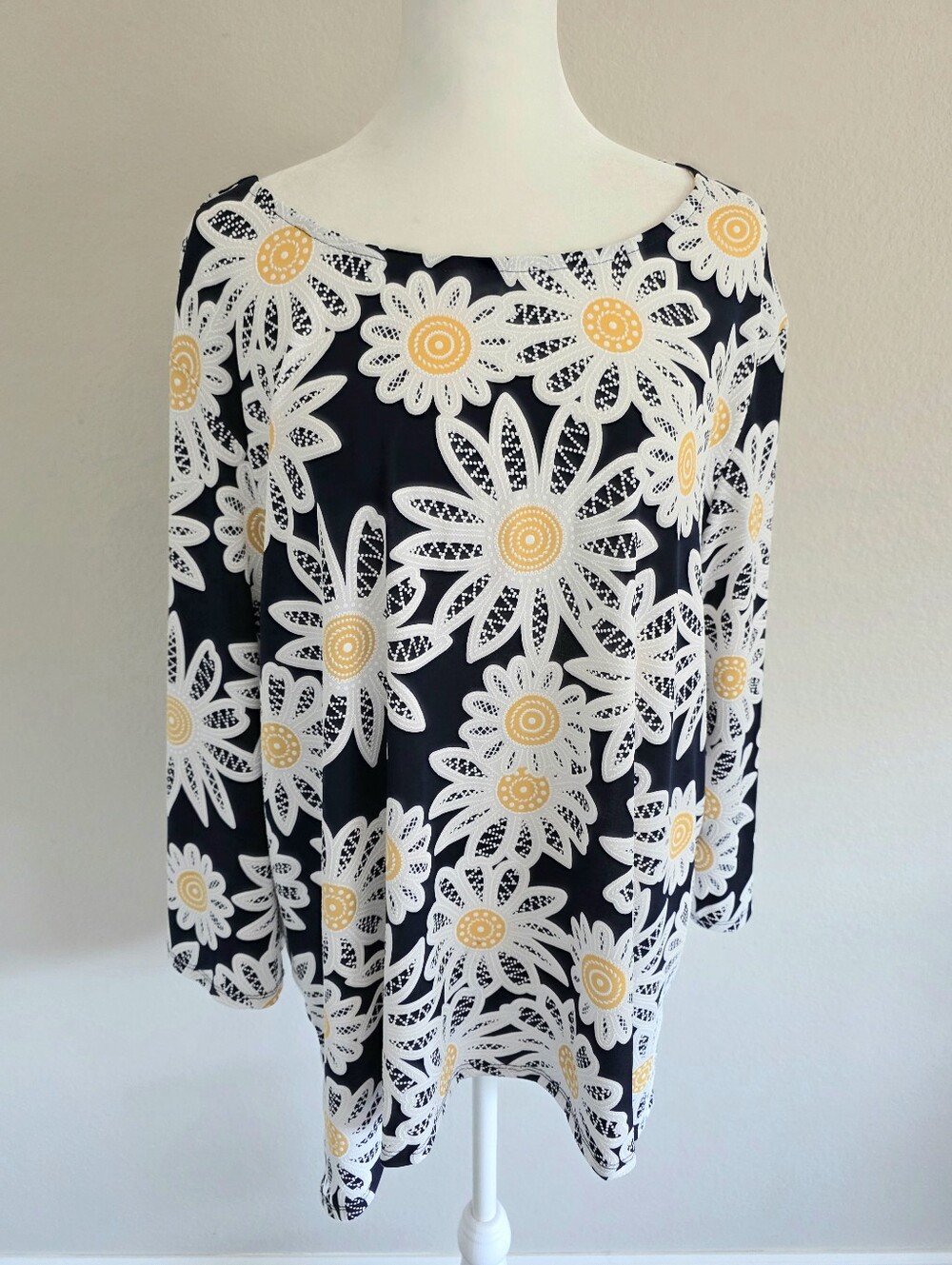 Alfred Dunner Top Size XL XXL Bold Floral Daisy Print Lightweight 3/4 Sleeves
